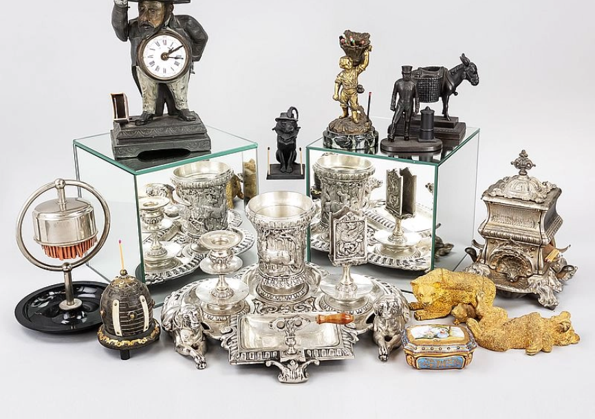 Weltgrösste Sammlung von Zündholz­schachtel­behältern